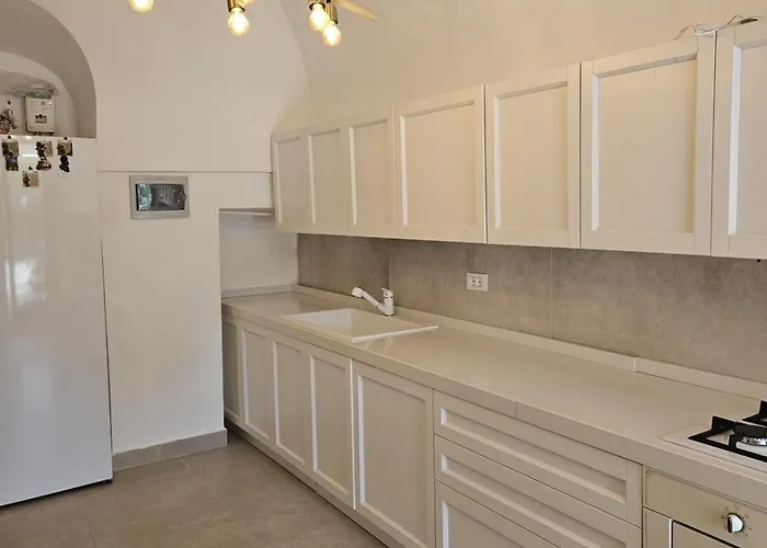 Cristian * Остуни