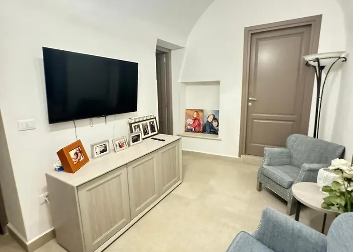 Cristian * Остуни